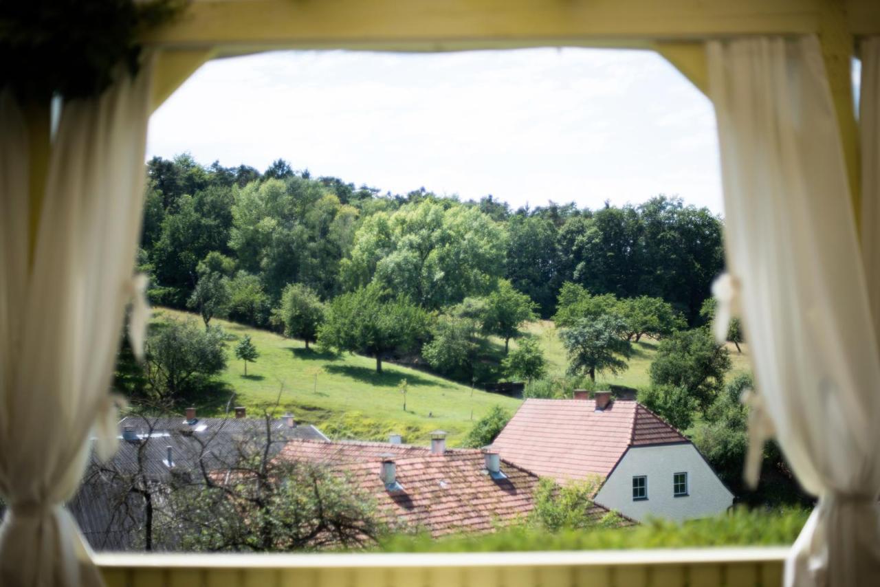 Готель Kupfer-Dachl Katzelsdorf Екстер'єр фото